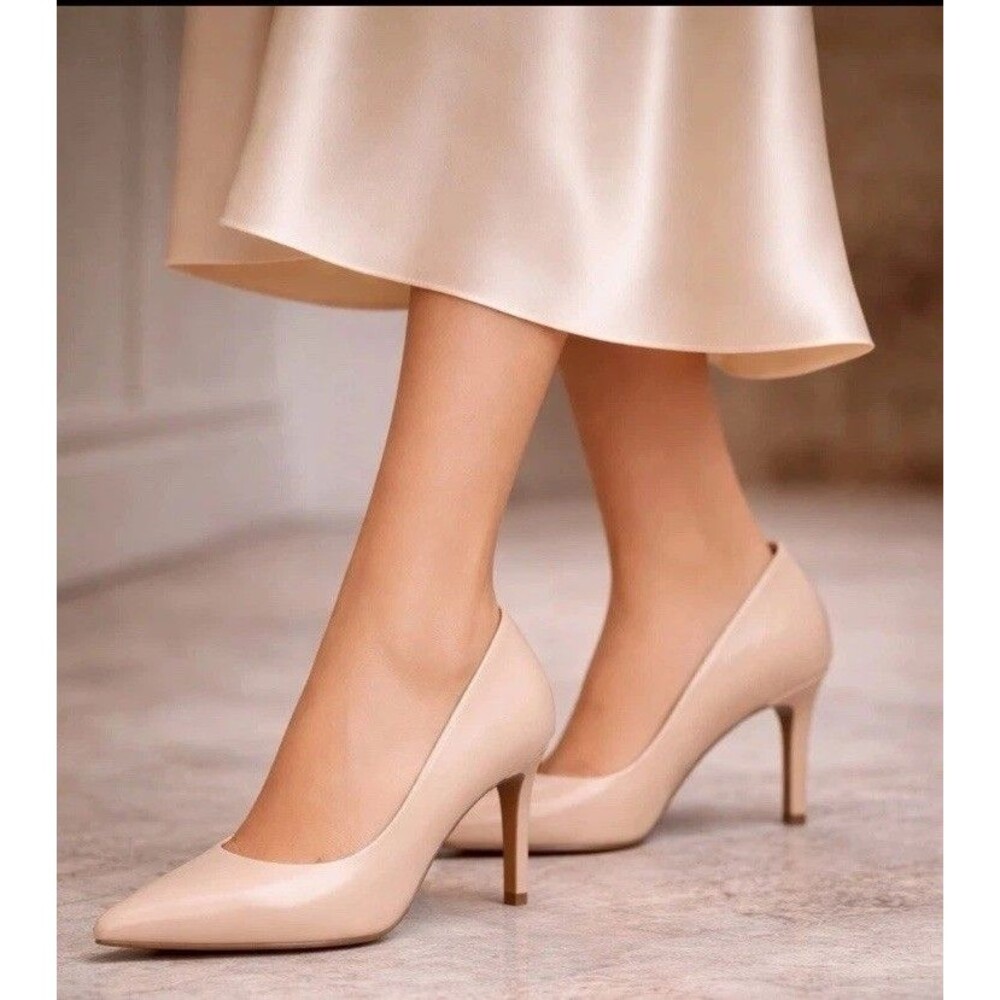 Michael Kors Women’s Alina Flex Leather Pointed Toe Pumps Light Blush 9M